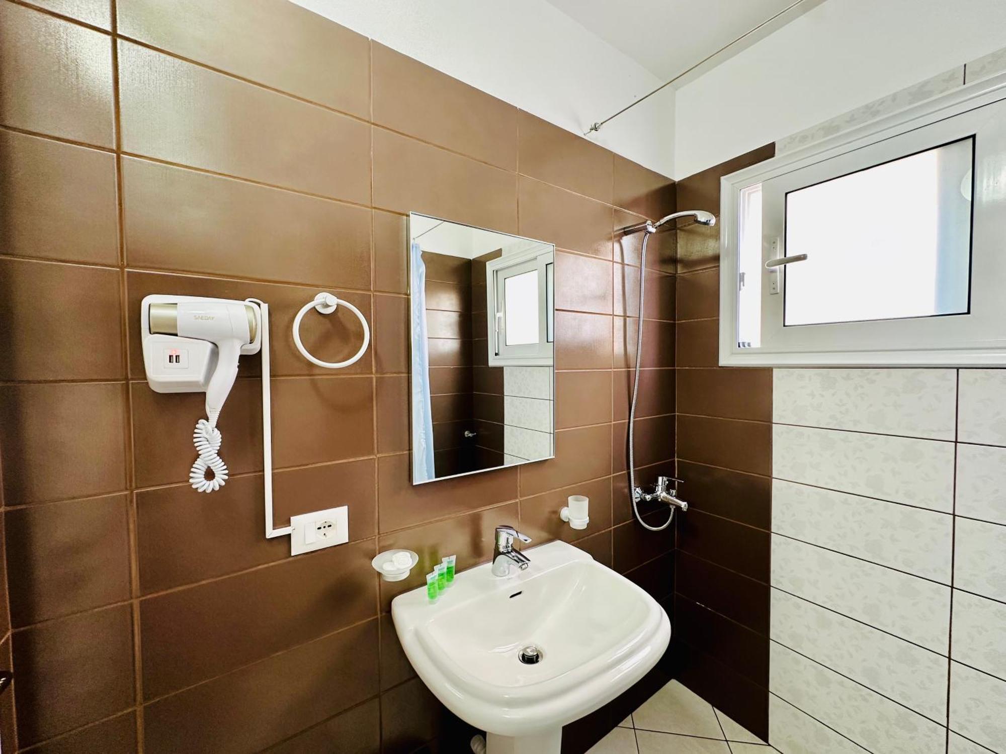 Jico Travel - Villa Colombo Vlore Room photo