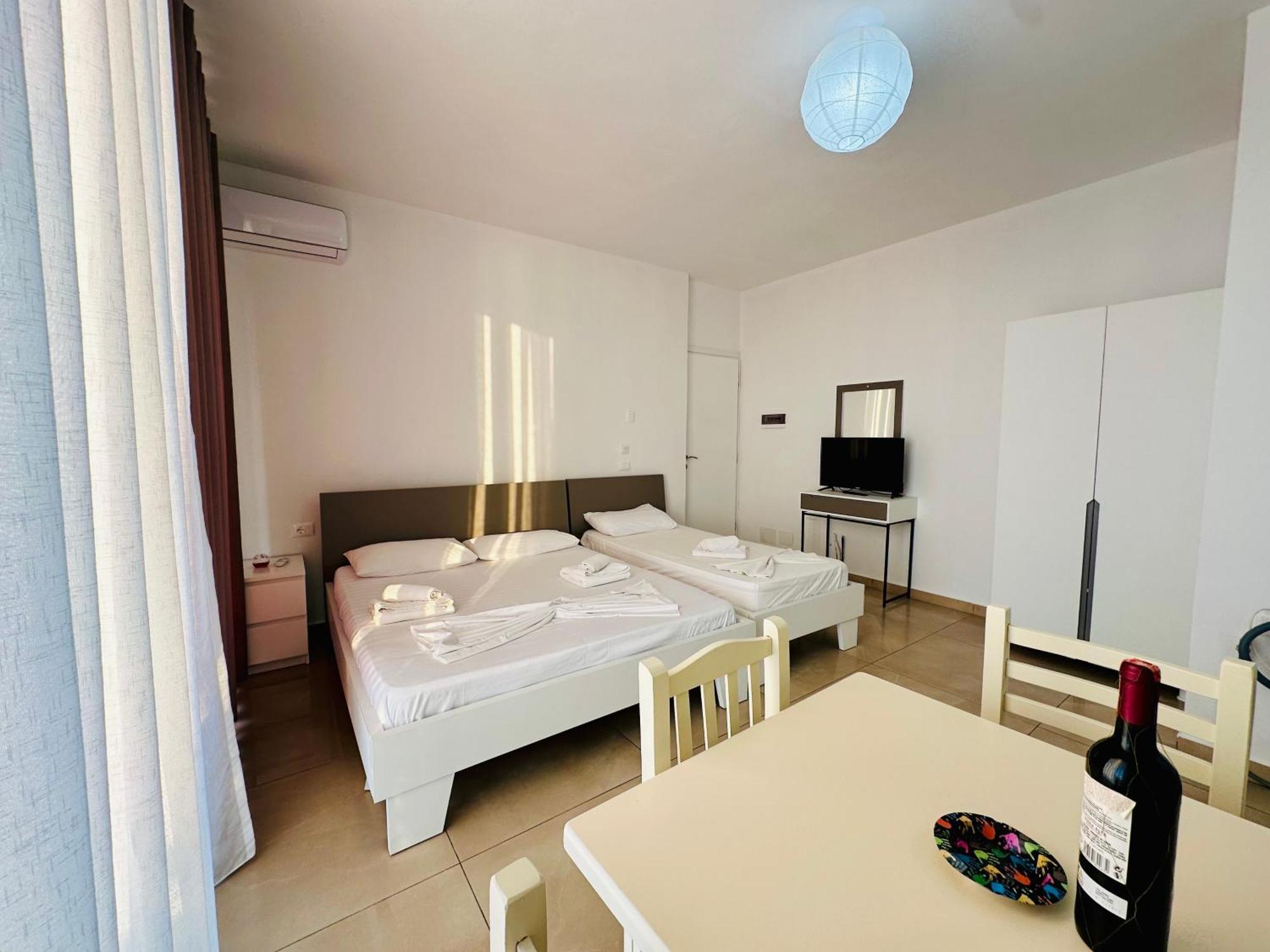 Jico Travel - Villa Colombo Vlore Room photo